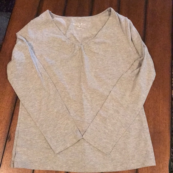 2 women’s shirts - Picture 2 of 4